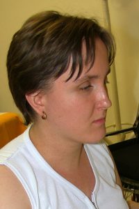 A képen Borics Nikolett gyógy- és nyirokmasszőzünk látható.